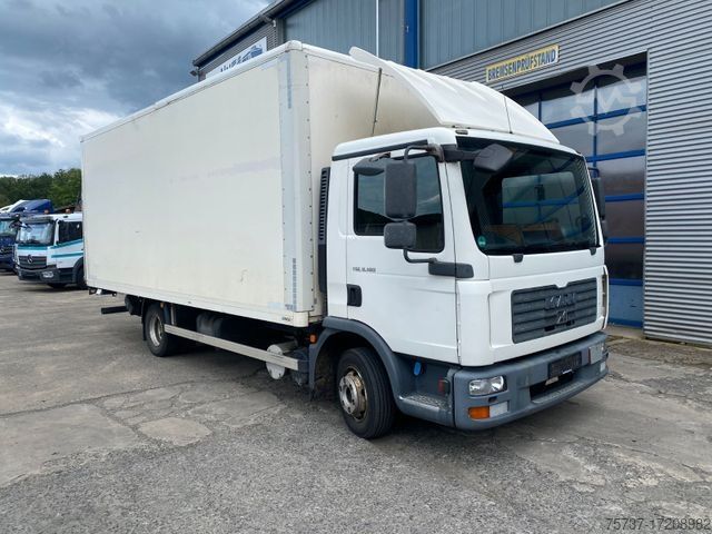 Transporter mit Koffer MAN 8.180 B/L