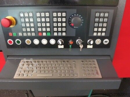 Vertikales Bearbeitungszentrum Emco MMV 2000
