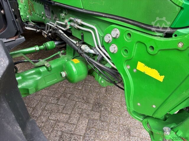John Deere 6215R John Deere 6215R