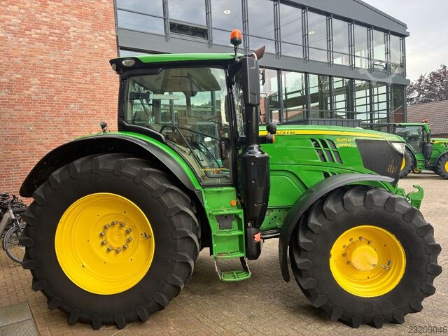 John Deere 6215R John Deere 6215R