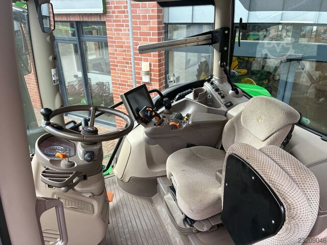 John Deere 6215R John Deere 6215R