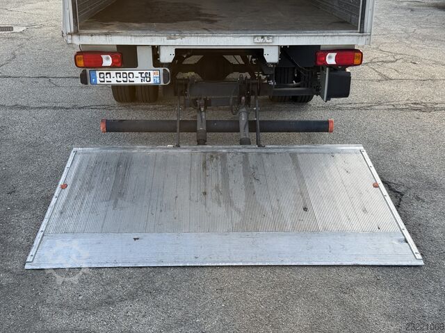 Box van Iveco Daily 35-160