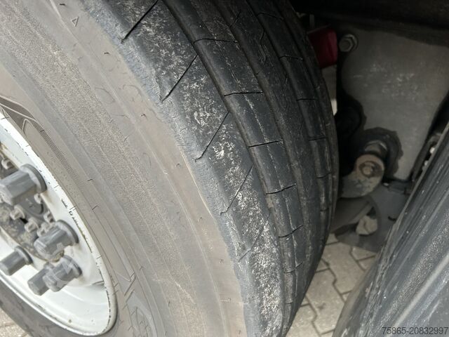 Koffer Schmitz Cargobull SCB S3B / Box / 2x Lift axle / Disk Brakes / AP...