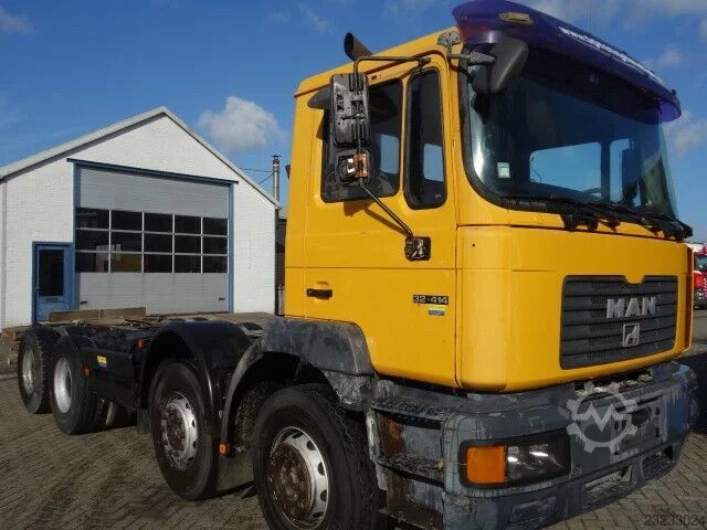 MAN 32.414 8x4, heavy-duty axles, manual fuel pump MAN 32.414 8X4 BIG AXELS,MANUAL FEULPOMP