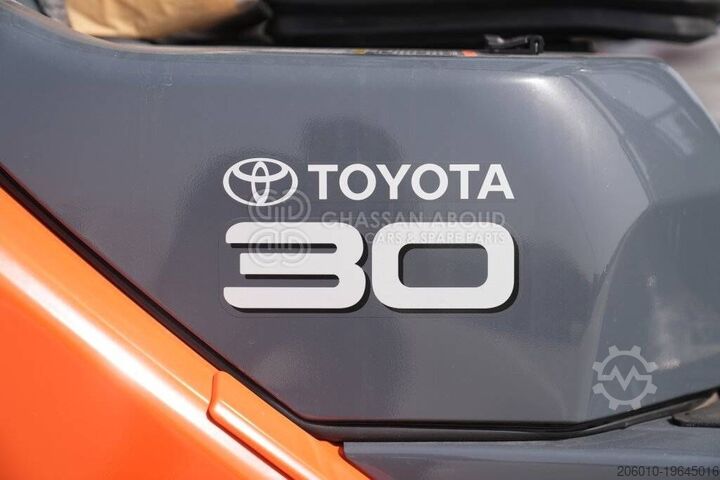 Forklift Toyota 3STAGE