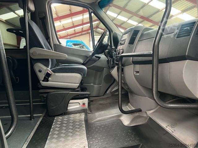 Kleinbus VOLKSWAGEN Crafter 2.5 TDi Maxi 9Sitze + Lift ENGINE BROKEN