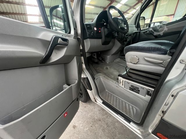 Kleinbus VOLKSWAGEN Crafter 2.5 TDi Maxi 9Sitze + Lift ENGINE BROKEN