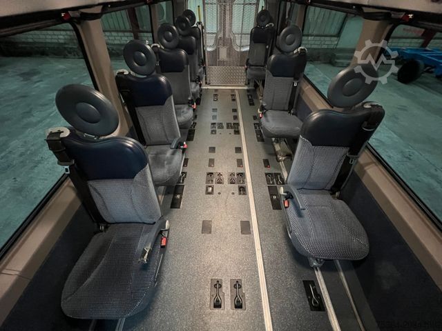 Kleinbus VOLKSWAGEN Crafter 2.5 TDi Maxi 9Sitze + Lift ENGINE BROKEN