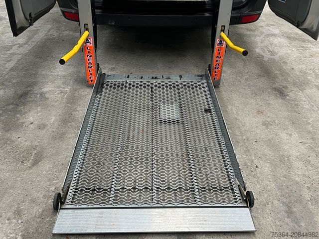 Kleinbus VOLKSWAGEN Crafter 2.5 TDi Maxi 9Sitze + Lift ENGINE BROKEN