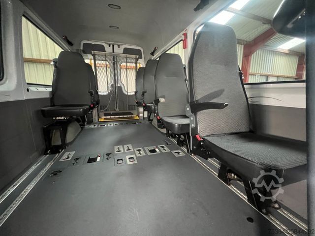 Minibus MERCEDES-BENZ Sprinter 313 BlueTEC 7 Sitze+Lift ENGINE NO GOOD