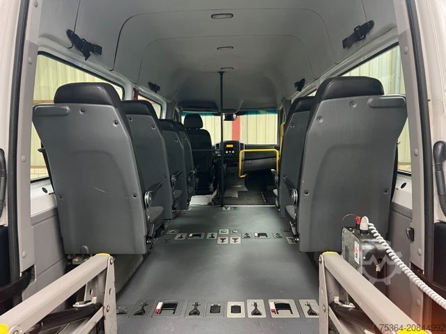 Minibus MERCEDES-BENZ Sprinter 313 BlueTEC 7 Sitze+Lift ENGINE NO GOOD