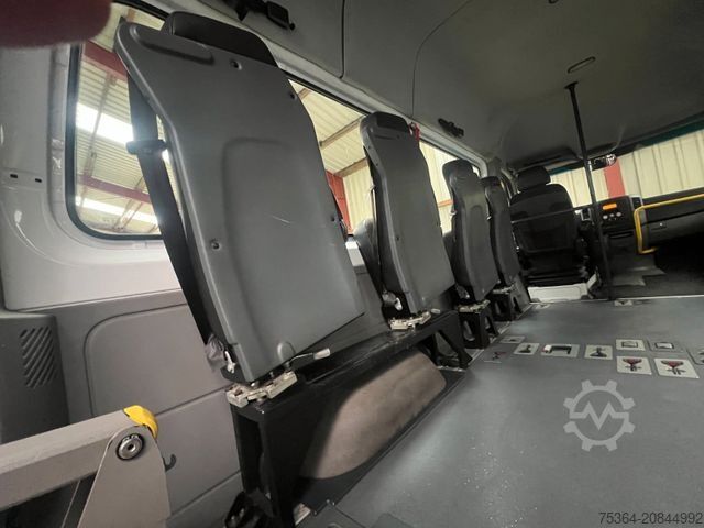 Minibus MERCEDES-BENZ Sprinter 313 BlueTEC 7 Sitze+Lift ENGINE NO GOOD