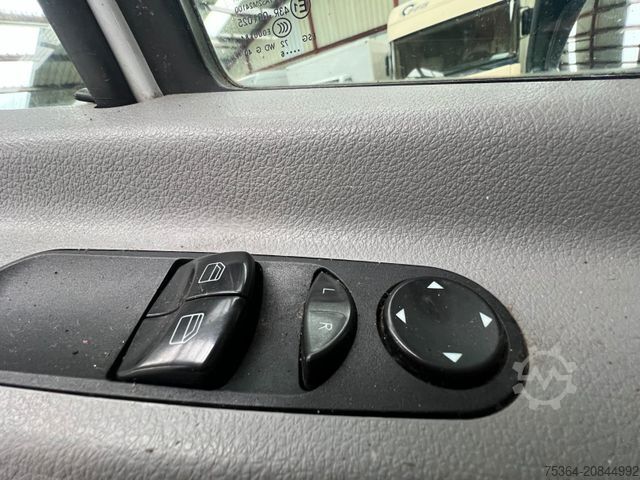 Minibus MERCEDES-BENZ Sprinter 313 BlueTEC 7 Sitze+Lift ENGINE NO GOOD