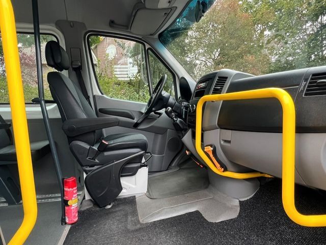 Kleinbus VOLKSWAGEN Crafter 2.0 Tdi 80 kw L2H2 9Sitze Klima Tempomat