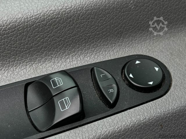 Kleinbus VOLKSWAGEN Crafter 2.0 Tdi 80 kw L2H2 9Sitze Klima Tempomat