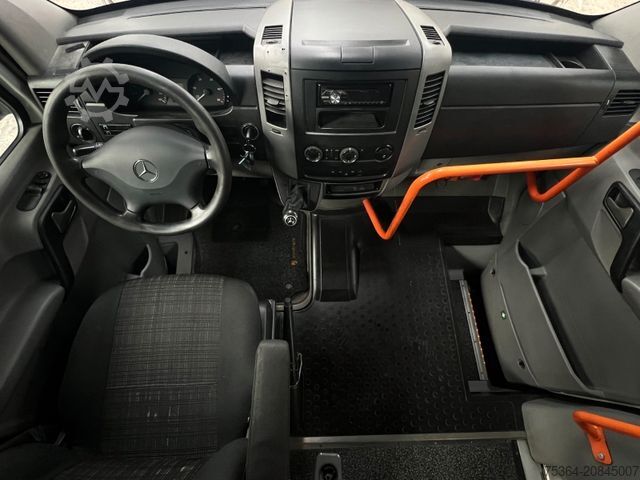 Minibus MERCEDES-BENZ Sprinter 313 BlueTEC 9 Sitze+Lift ENGINE BROKEN