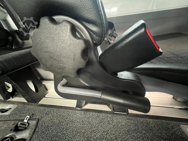 Minibus MERCEDES-BENZ Sprinter 313 BlueTEC 9 Sitze+Lift ENGINE BROKEN