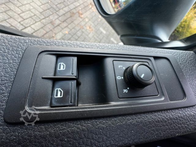 Kleinbus VOLKSWAGEN i 2.0 TSi/CNG L2H2 9Sitze Klima Schiebetür