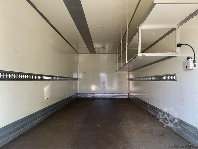 Box body Volvo FL240 Closed Box / Loading Lift / 157.000 KM