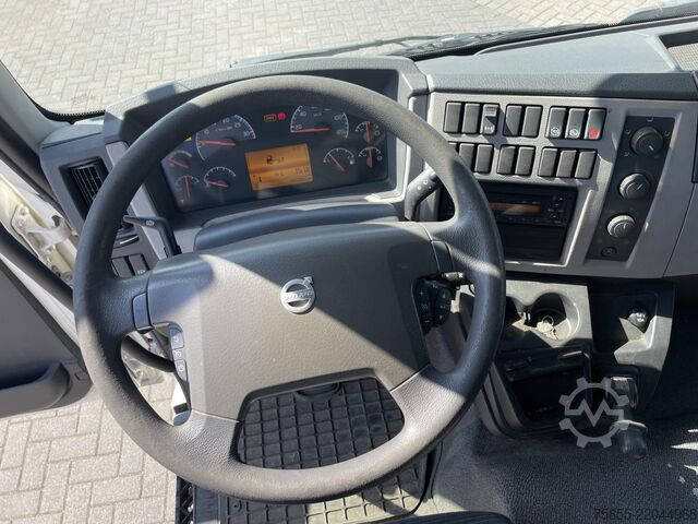 Box body Volvo FL240 Closed Box / Loading Lift / 157.000 KM