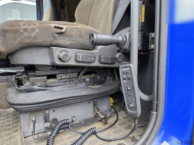 Roll-off tipper truck Volvo FH-440 8x4 Lift+Lenk HIAB Multilift