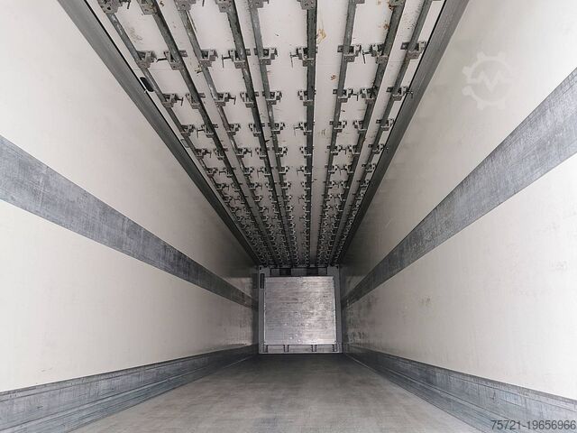 Kühl-/Tiefkühltransport SCHMITZ SKO 24 EURO MEATRAIL