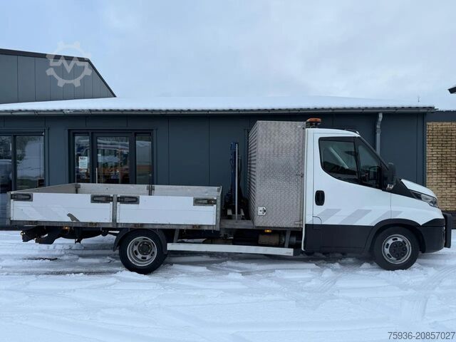 Platform truck with crane Iveco Daily 40C18 3.0 / Amco Veba 602T KRAAN / Euro 6...