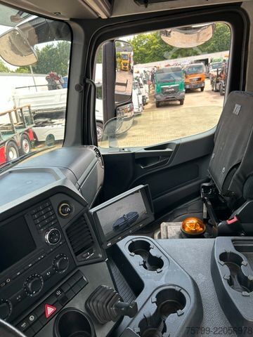 Heavy-duty truck MERCEDES-BENZ 2651 SZM+HIAB 638 Kran6x6 ausziehbarer Tieflader