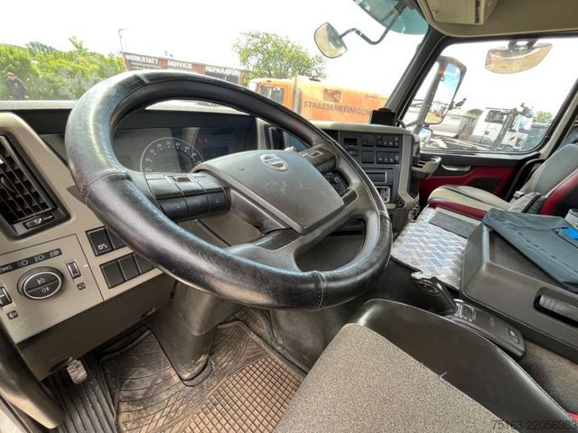 Skip truck VOLVO FM 450 4x2 Absetzkipper Meiller, Funk