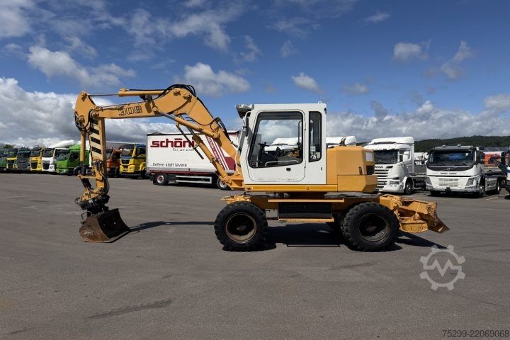 Road roller Liebherr 308 Mobilbagger / Swiss-Vehicle