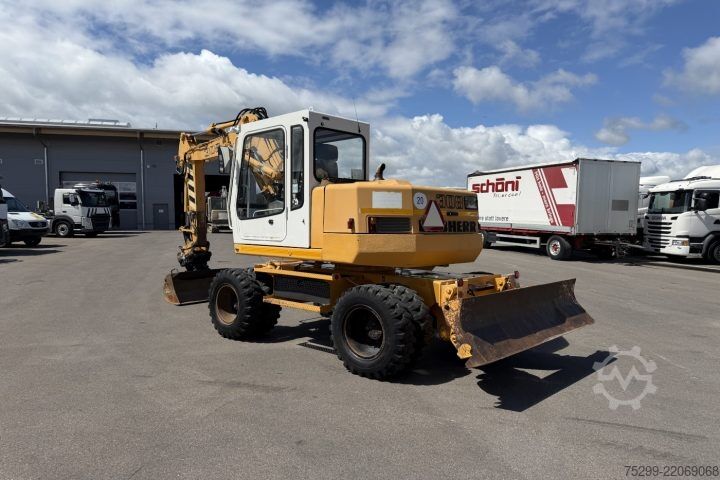 Road roller Liebherr 308 Mobilbagger / Swiss-Vehicle