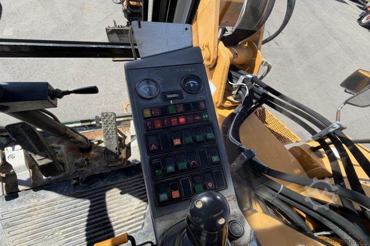 Road roller Liebherr 308 Mobilbagger / Swiss-Vehicle