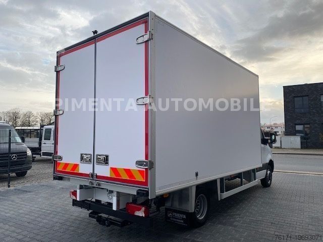 Transporter mit Koffer MERCEDES-BENZ Sprinter 517 5,5t FILZKOFFER 2,40mH RFK TEMPO