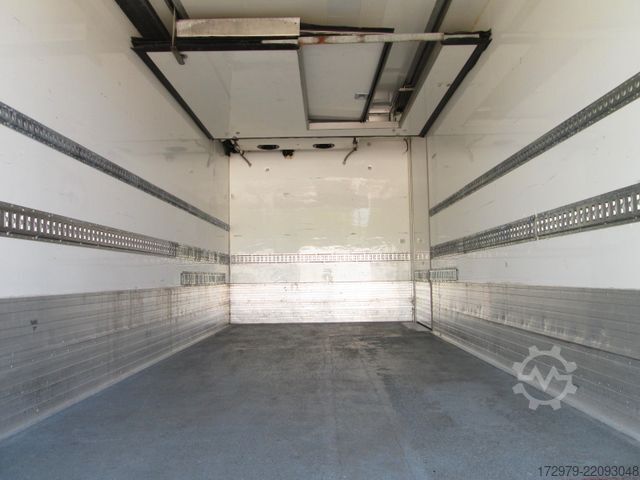 Refrigerated truck MERCEDES-BENZ Atego 1021*2xCarrier Kühlkoffer 5.72m*LBW*