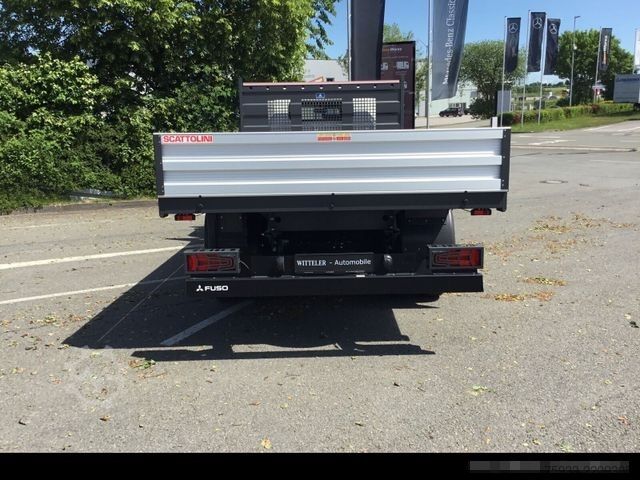 Pritschenwagen FUSO eCanter 7C18e M-Batterie Pritschenaufbau / LED