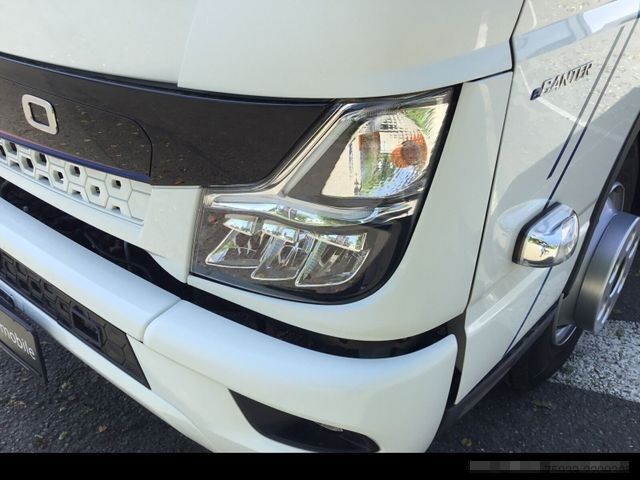 Pritschenwagen MITSUBISHI eCanter 7C18e M-Batterie Pritschenaufbau / LED