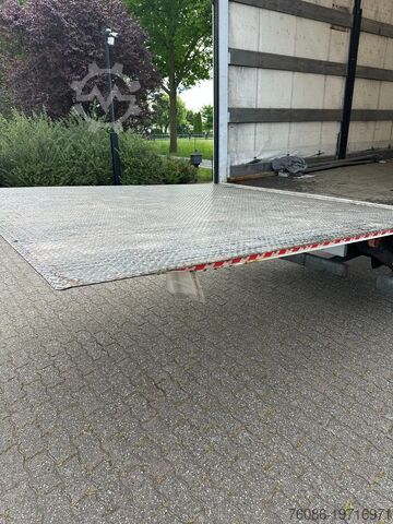 Suitcase Mercedes-Benz Atego 1218 bakwagen met laadklep 2000kg!