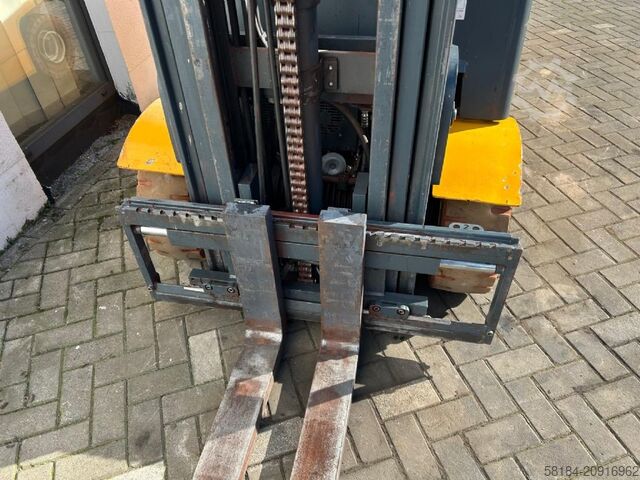 Electric 4-wheel forklift Jungheinrich EFG 425k