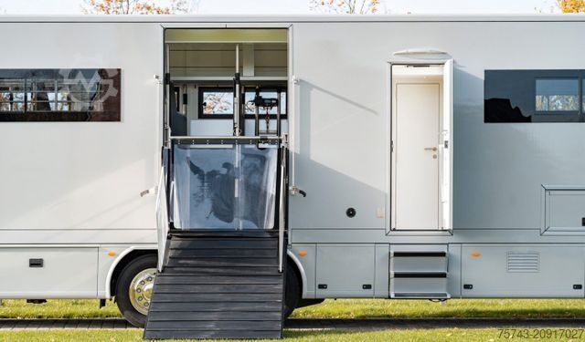 Cattle truck MERCEDES-BENZ ACTROS S  2640 AKX . POP-OUT 7 Pferde