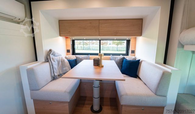 Cattle truck MERCEDES-BENZ ACTROS S  2640 AKX . POP-OUT 7 Pferde