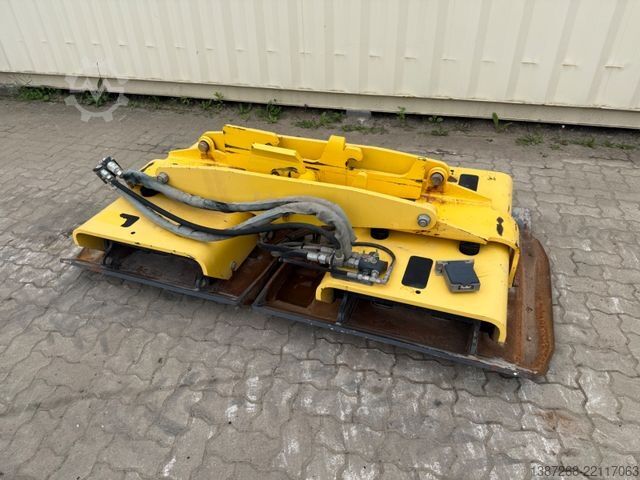 Compactor BOMAG AG28 Anbau-Verdichterplatten