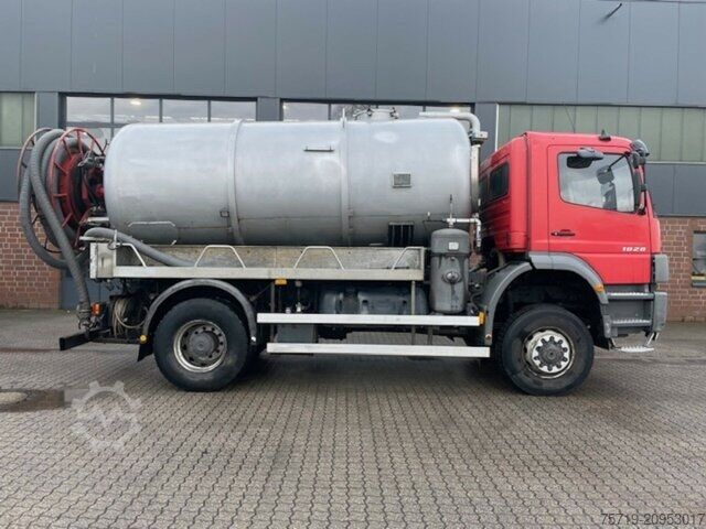 Vacuum tank truck Mercedes-Benz 1828 4x4 Atego Saugwagen 11.000ltr.