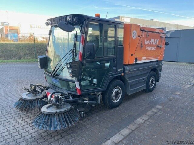 Customized van Schmidt Compact 200 Kleinkehrmaschine Euro6