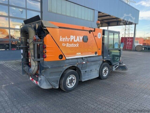 Customized van Schmidt Compact 200 Kleinkehrmaschine Euro6