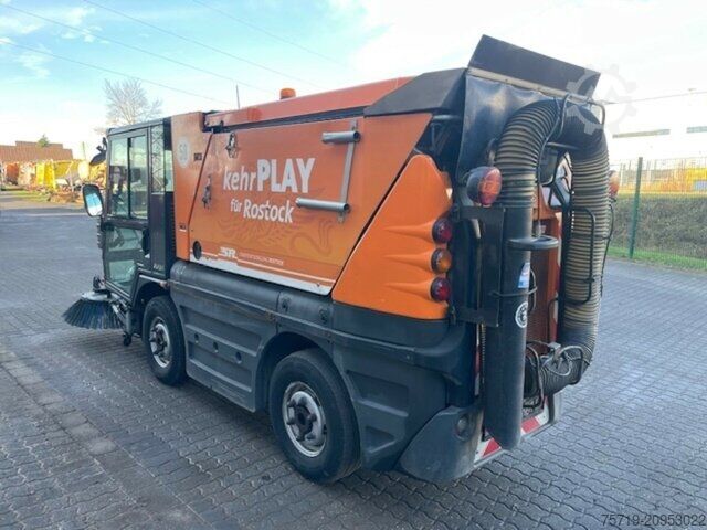 Customized van Schmidt Compact 200 Kleinkehrmaschine Euro6