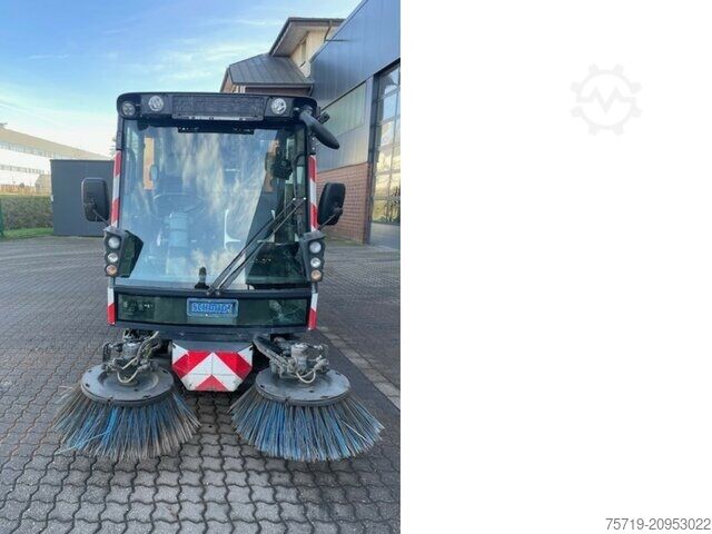 Customized van Schmidt Compact 200 Kleinkehrmaschine Euro6