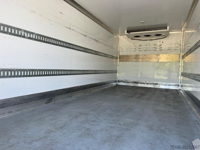 Refrigerator body van MERCEDES-BENZ ATEGO 821 L Kühlkoffer 6,2 m LBW 1 T*Luft HA
