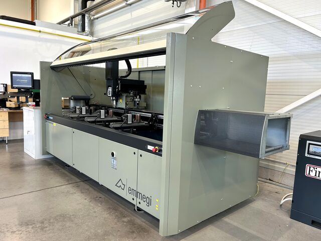 Vertikales Bearbeitungszentrum Emmegi Phantomatic M3
