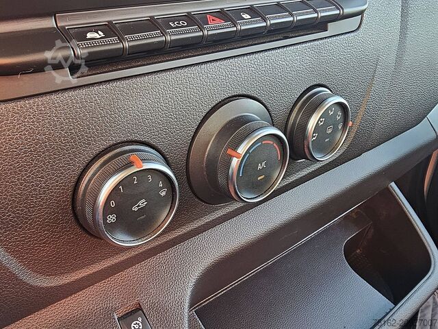 High-roof van RENAULT MASTER 2.3 DCI 135 L1H1