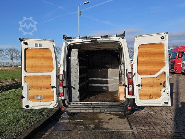 High-roof van RENAULT MASTER 2.3 DCI 135 L1H1